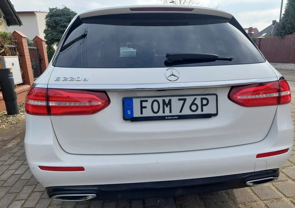 Mercedes-Benz Klasa E cena 127500 przebieg: 144275, rok produkcji 2019 z Jelcz-Laskowice małe 254